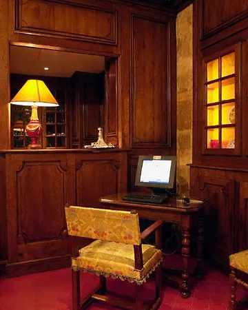 Hotel Amarante Beau Manoir 3*