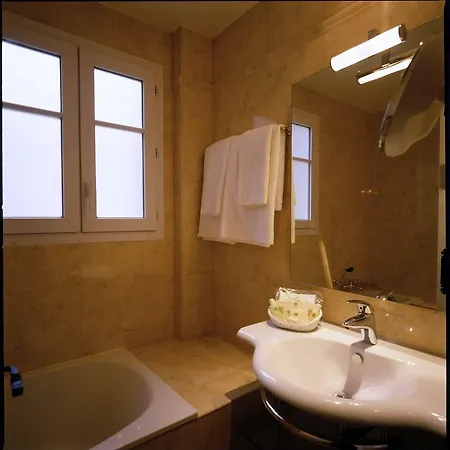 Hotel Amarante Beau Manoir Paris